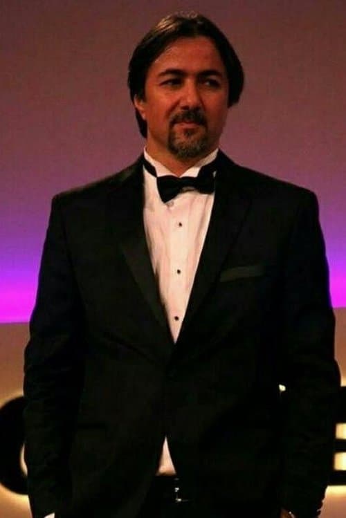 A portrait of Shahram Alidi