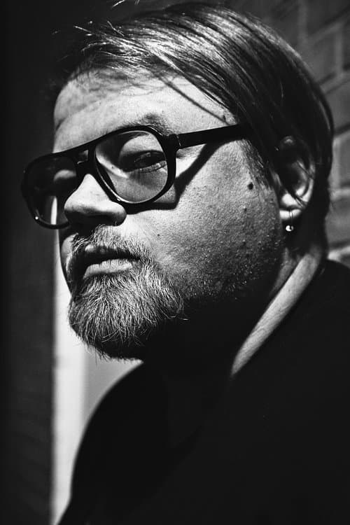 A portrait of Shawn Burkett