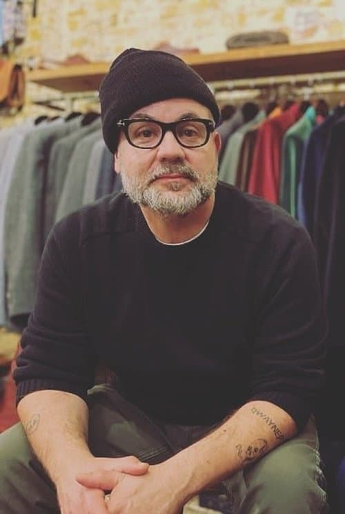 A portrait of Shawn Simmons