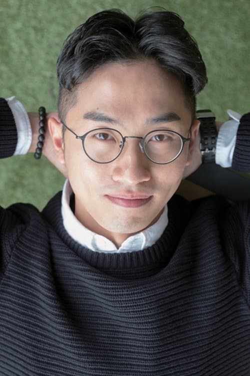 A portrait of Shin Joon