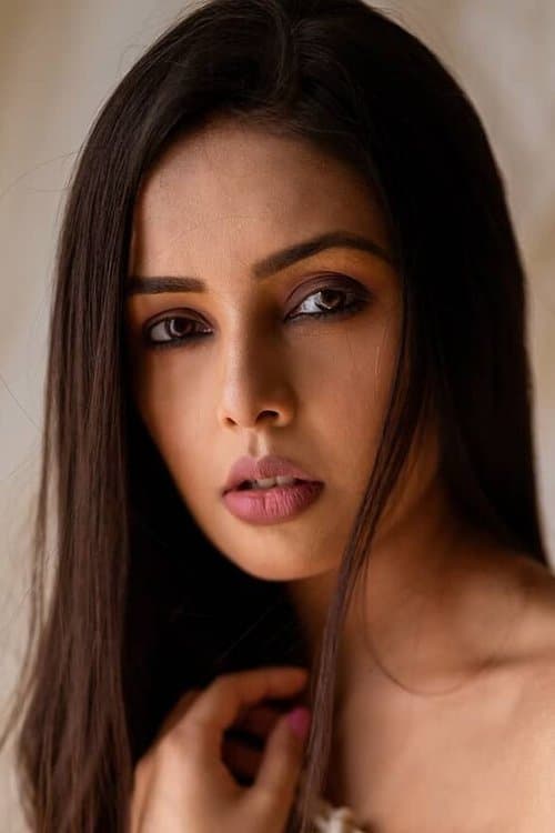 Shivani Rangole photo