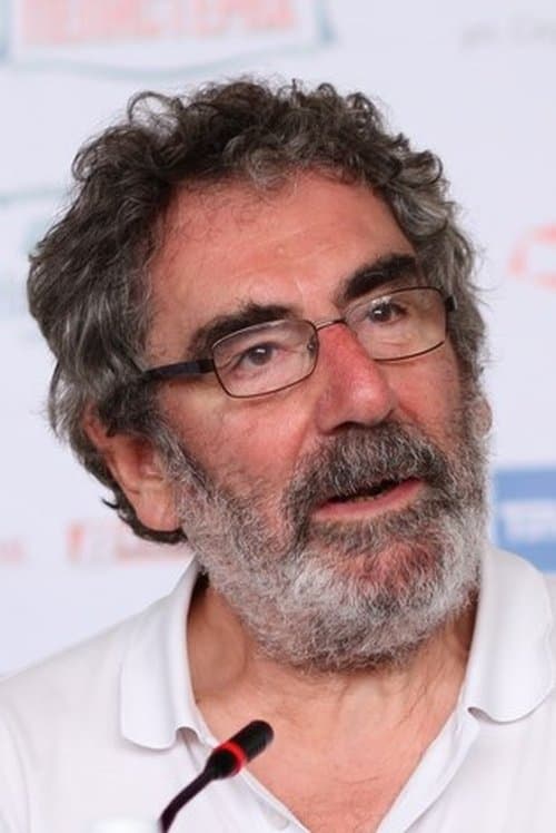 A portrait of Simon Perry