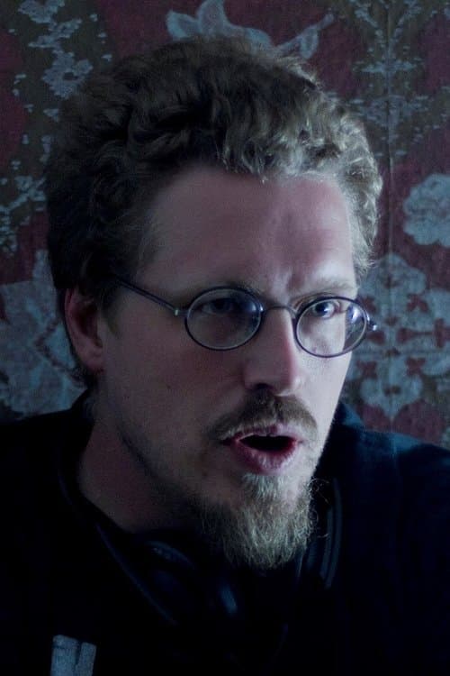 A portrait of Spencer Parsons