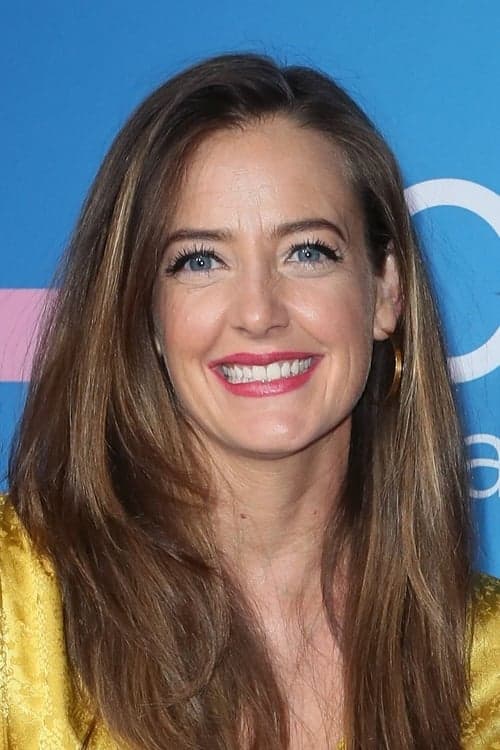 Stephanie Allynne photo