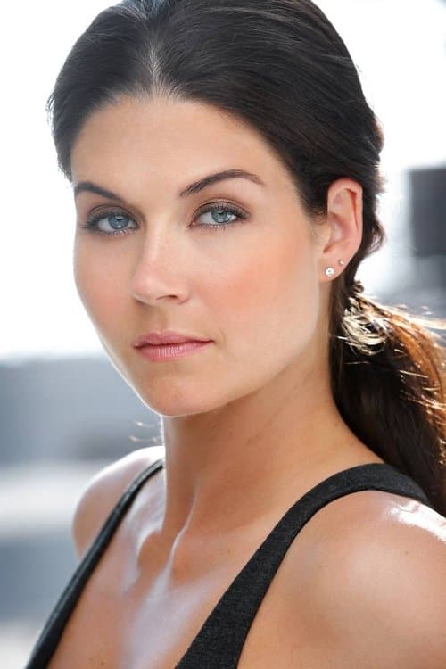Stephanie Beran photo