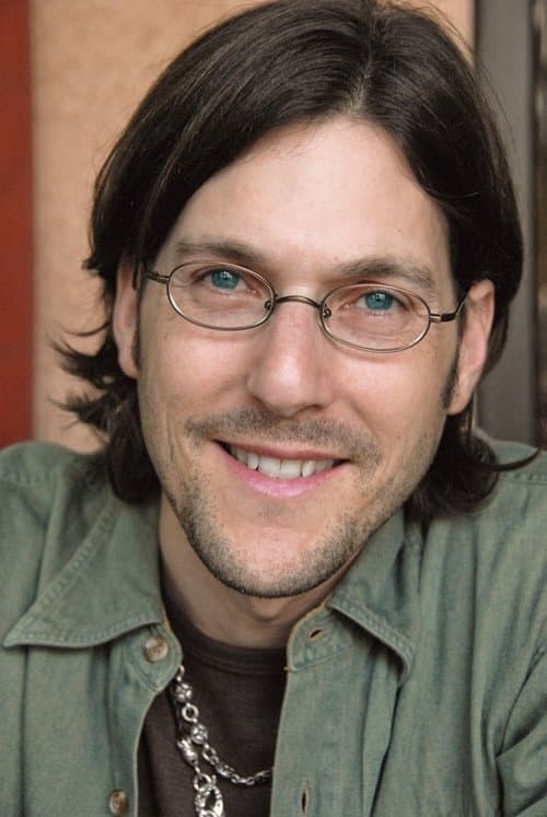 A portrait of Steven Sprung