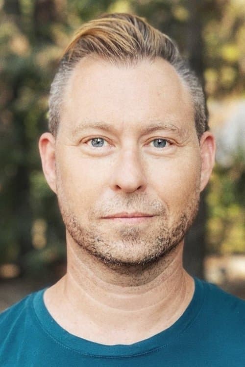 A portrait of Stewart Hendler