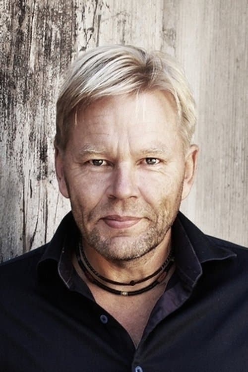 A portrait of Taavi Vartia