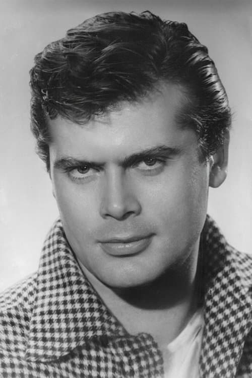 Tamer Yiğit photo