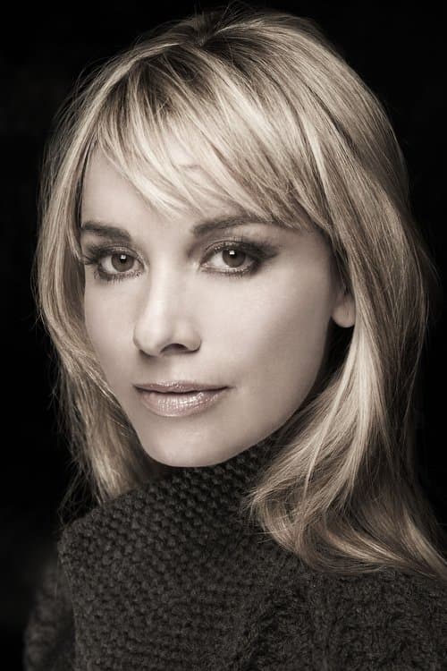 Tamzin Outhwaite photo
