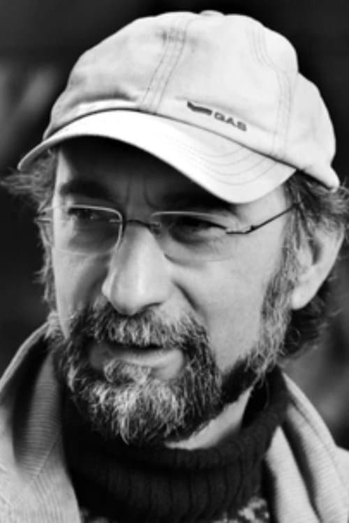 A portrait of Tayfun Pirselimoğlu