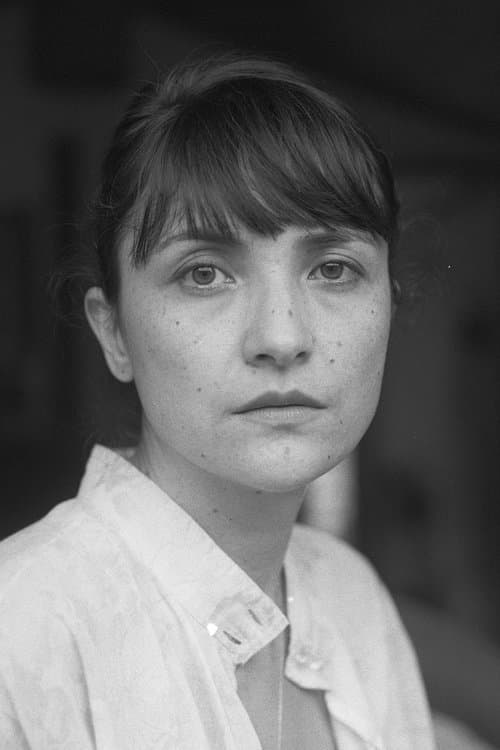 A portrait of Thais Fujinaga
