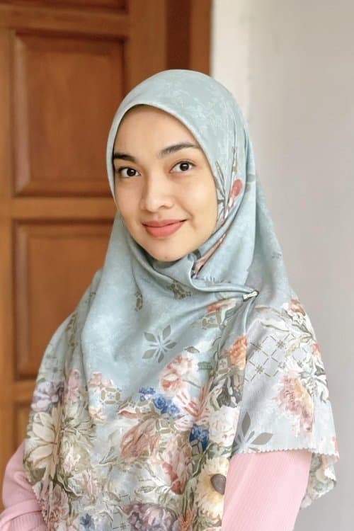Tika Bravani photo