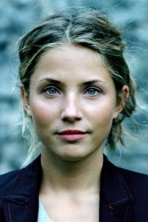 Tuva Novotny photo