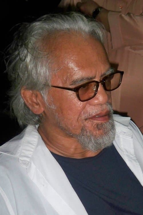 A portrait of U-Wei Haji Saari