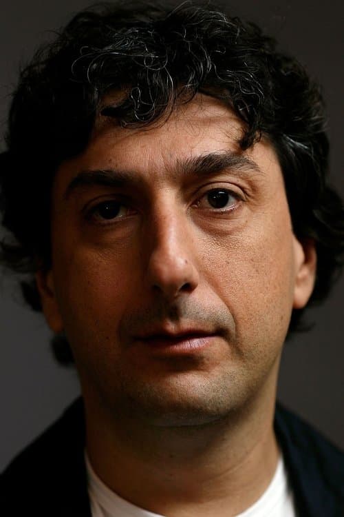 A portrait of Vicente Amorim