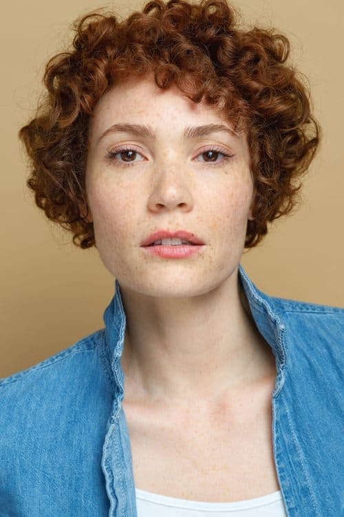 Victoria Ealy photo