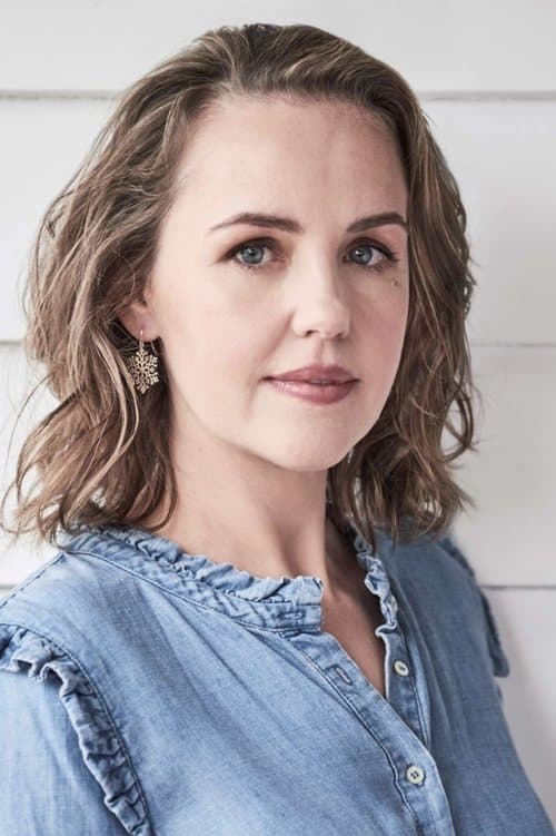 Victoria Thaine photo
