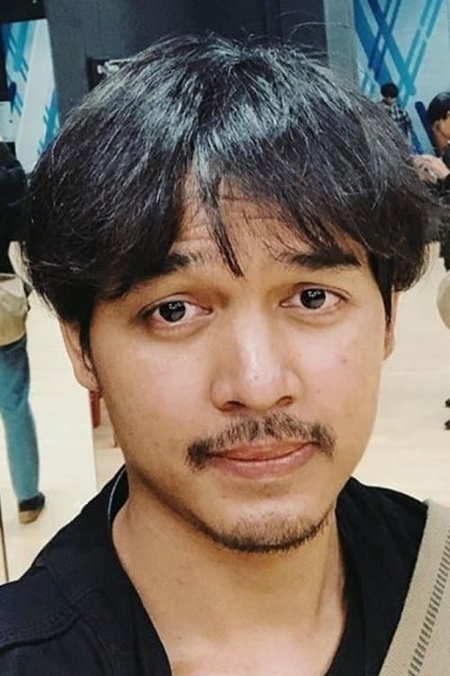 A portrait of Weerachit Thongjila