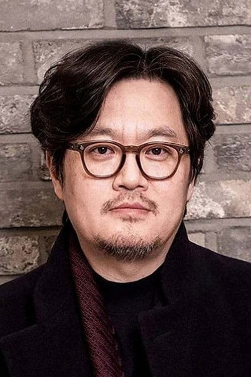A portrait of Woo Min-ho