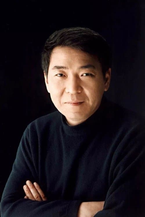 A portrait of Xiaolong Zheng