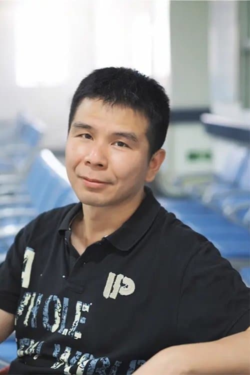 A portrait of Yanwei Huang