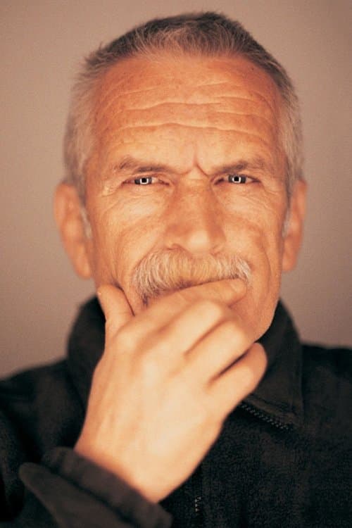 A portrait of Yavuz Özkan