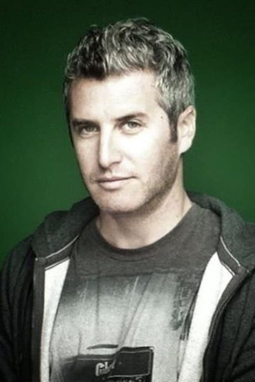 A portrait of Yoav Paz