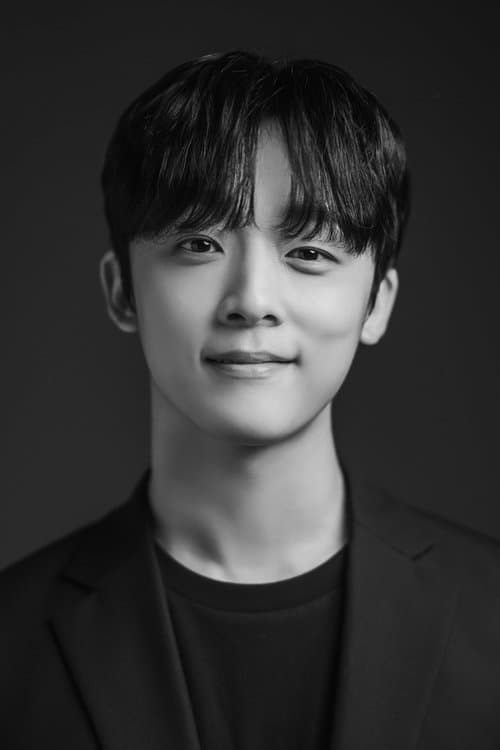 Yoon Kyung-ho photo