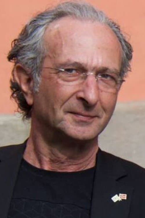 A portrait of Yossi Zomer