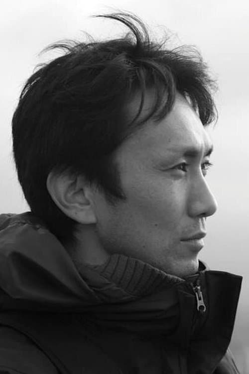 A portrait of Yuji Shimomura