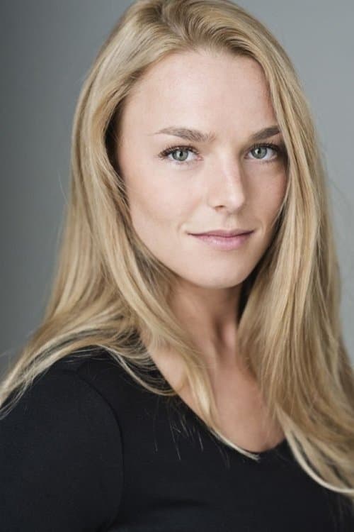 Zoe Barker photo
