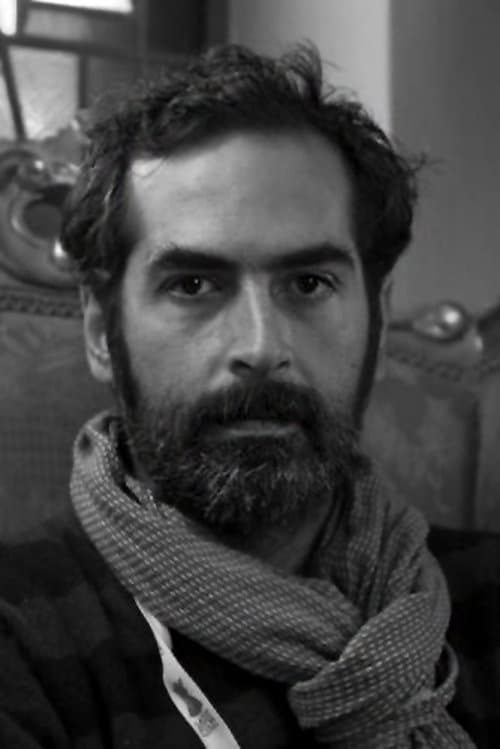 A portrait of Yibrán Asuad